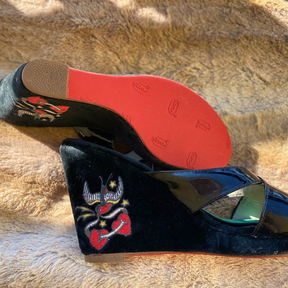 STUBBS & WOOTTON BLACK WEDGES